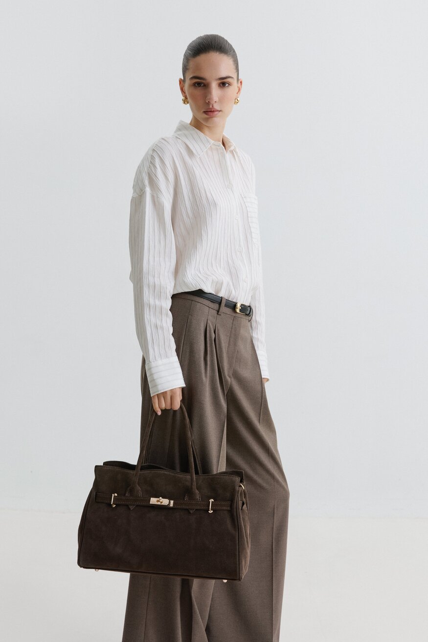 Duża ciemnobrązowa torebka damska z włoskiego weluru naturalnego Premium Estro ER00116357.