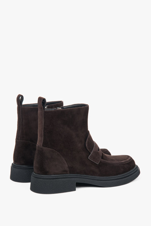 Ciemnobrązowe botki damskie z lekkim ociepleniem, z weluru naturalnego, Estro ER00118185.