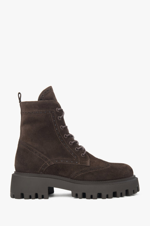 Ciemnobrązowe botki damskie z włoskiego weluru naturalnego ze sznurowaniem Estro ER00117903.
