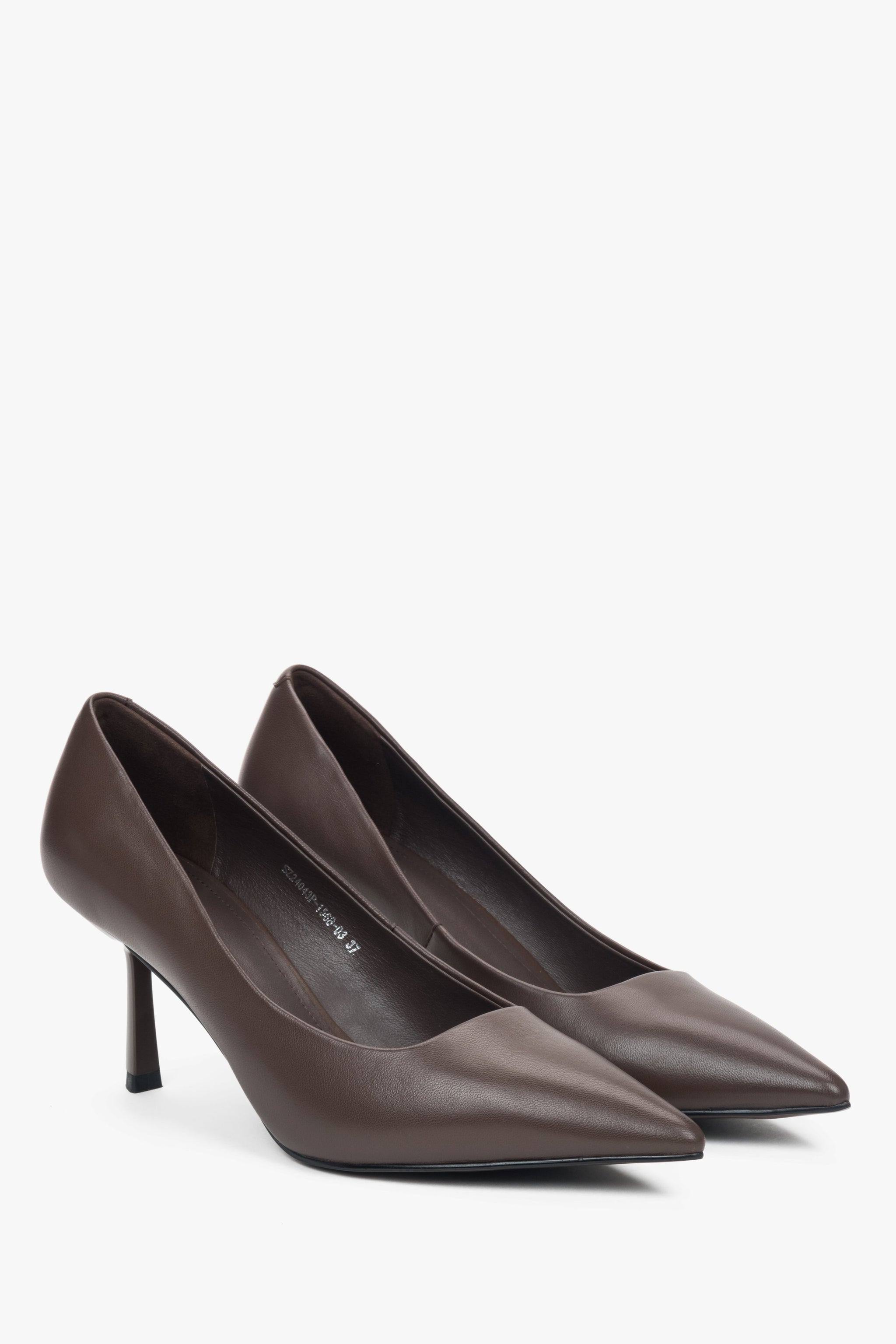 Buty damskie na obcasie w szpic Estro, ciemnobrązowe, ze skóry naturalnej.