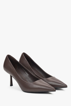 Buty damskie na obcasie w szpic Estro, ciemnobrązowe, ze skóry naturalnej.