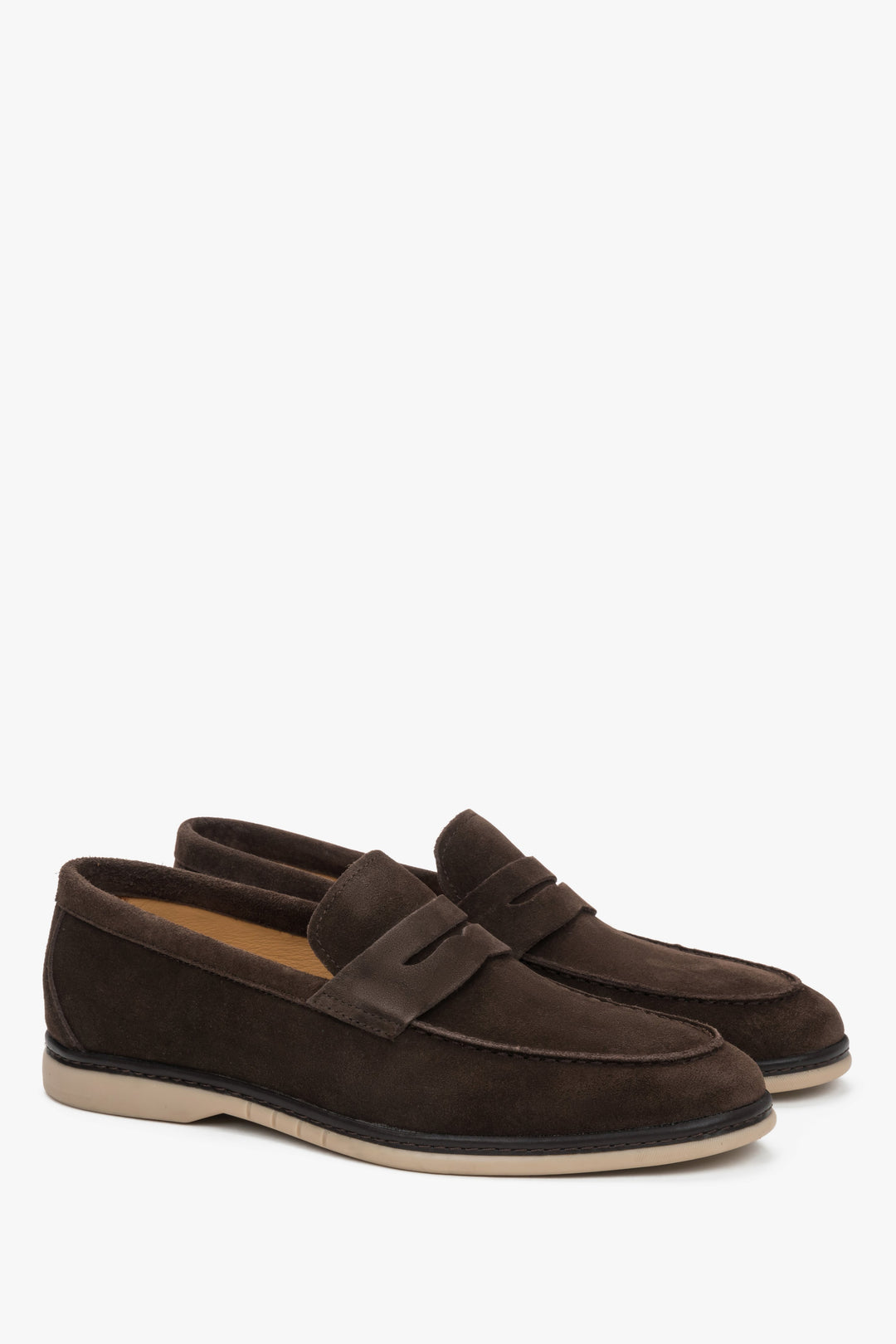 Ciemnobrązowe casualowe loafersy męskie z miękkiego weluru naturalnego.