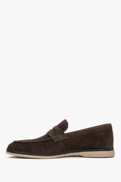 Męskie ciemnobrązowe casualowe loafersy z miękkiego weluru naturalnego Estro.