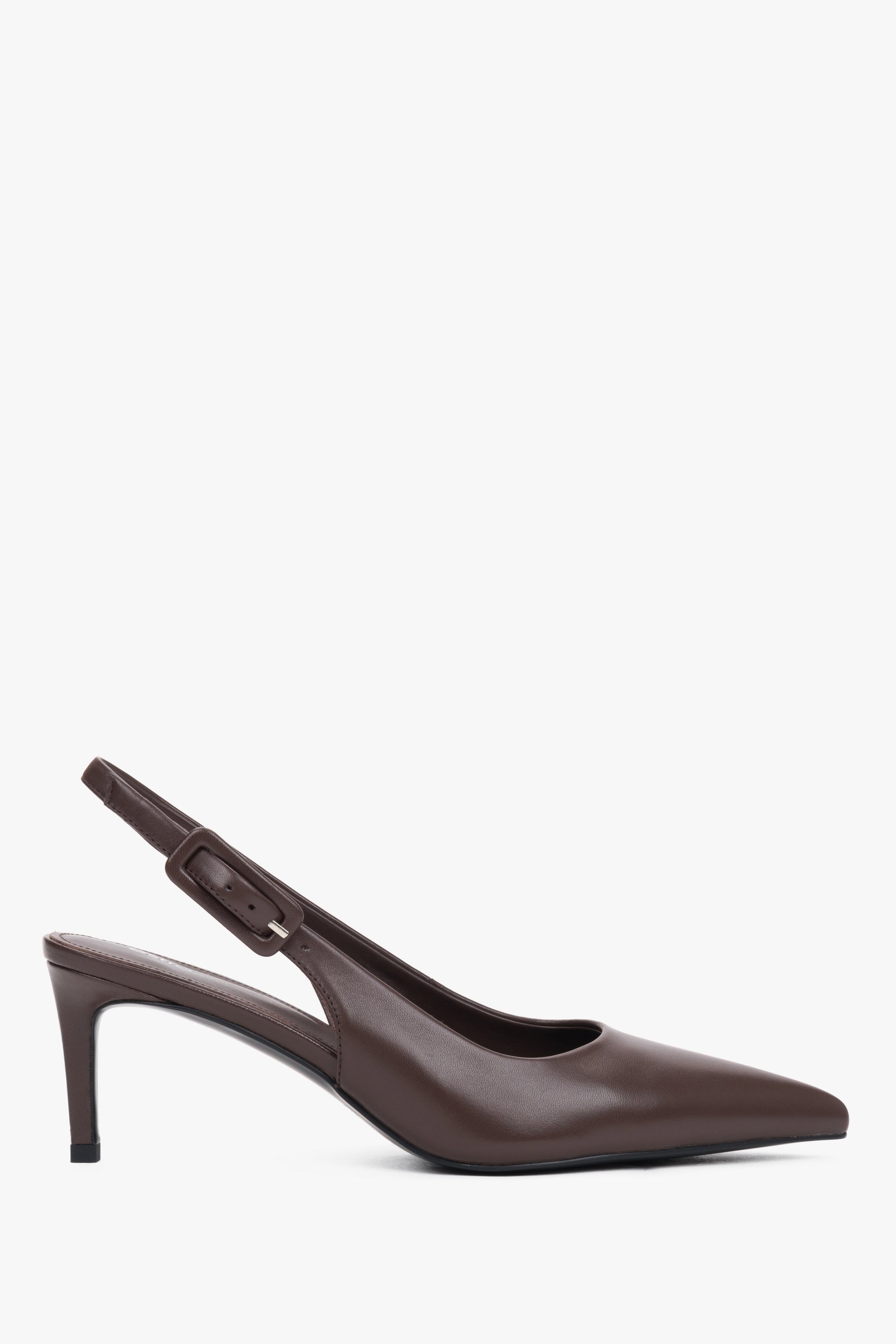 Ciemnobrązowe czółenka damskie typu slingback ze skóry naturalnej na stabilnej szpilce Estro ER00119690.