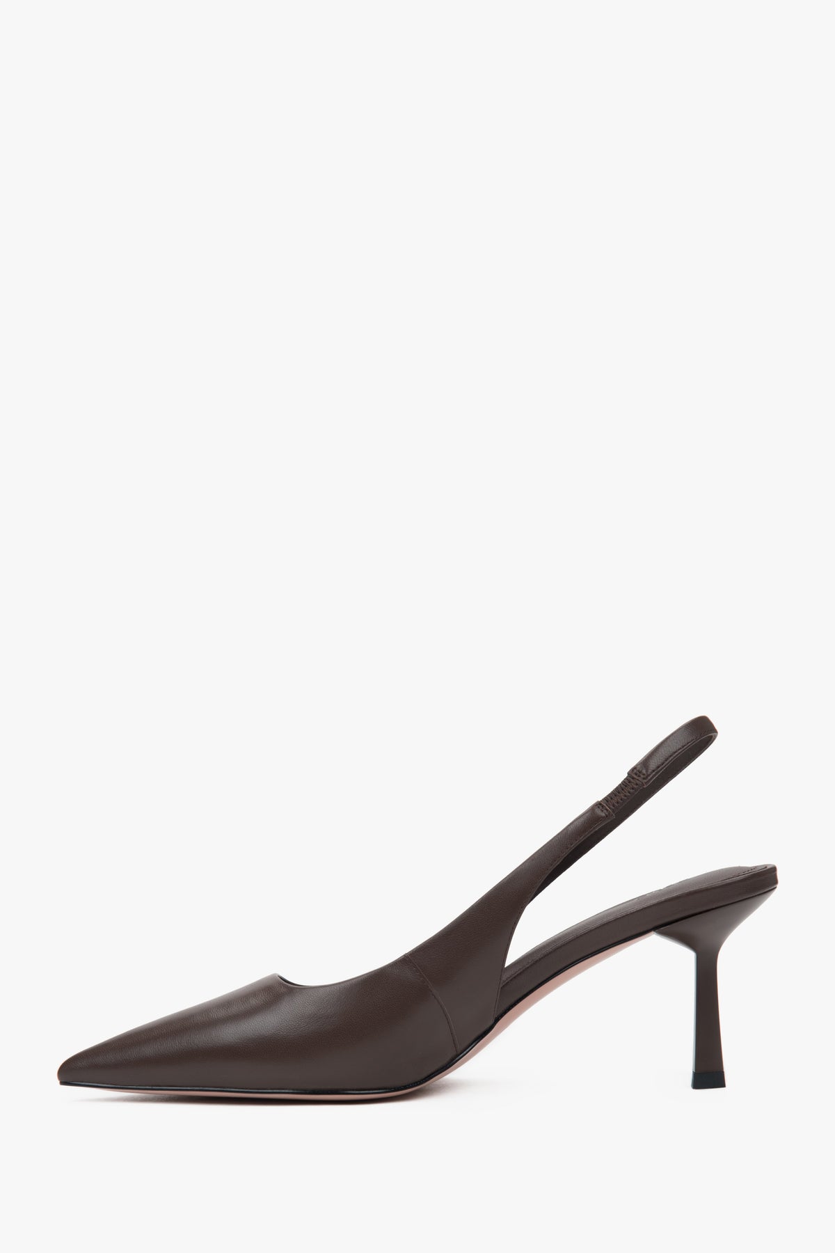 Stylowe czółenka damskie Estro w głębokim odcieniu brązu, typu slingback, osadzone na efektownym, wysokim obcasie.