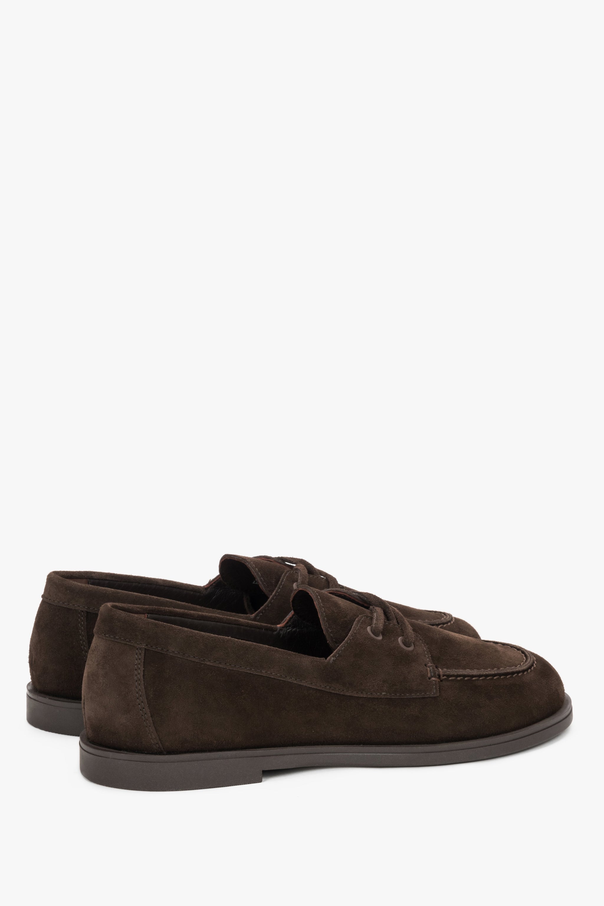 Ciemnobrązowe loafersy damskie Estro, w stylu żeglarskim, z włoskiego weluru naturalnego Premium.