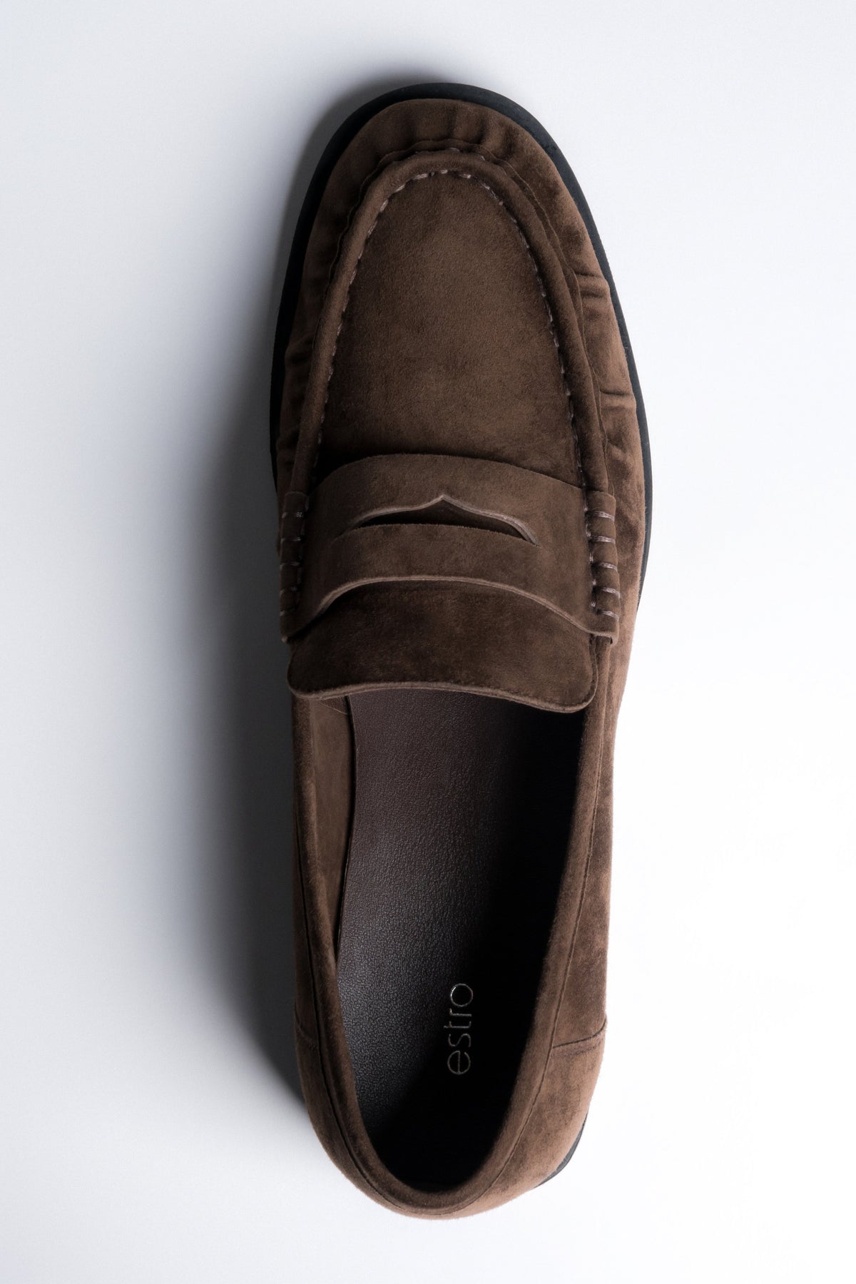 Loafersy damskie, ciemnobrązowe, z weluru naturalnego, z ozdobnymi przeszyciami, Estro.
