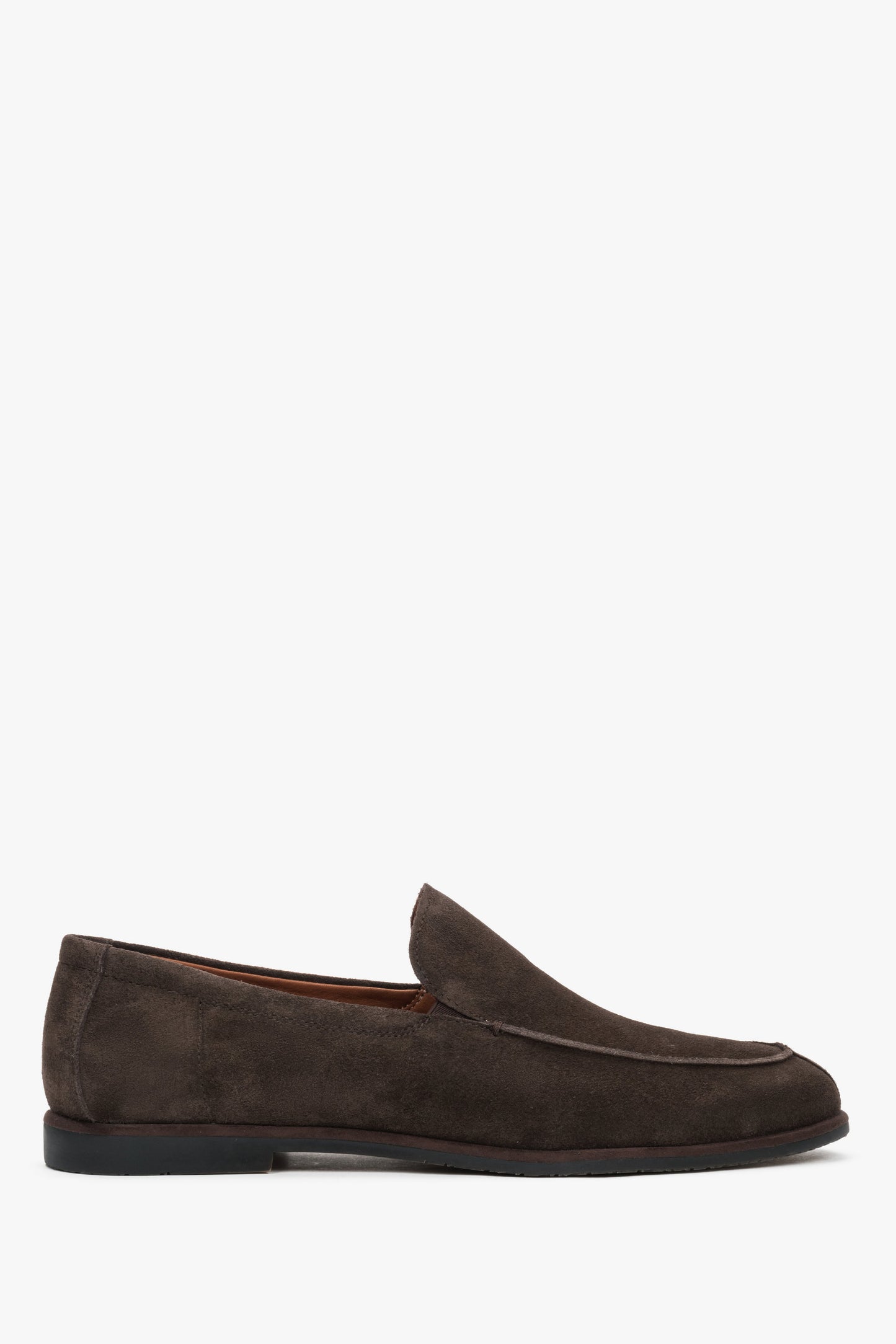 Ciemnobrązowe loafersy męskie z miękkiego weluru naturalnego Estro ER00119381.