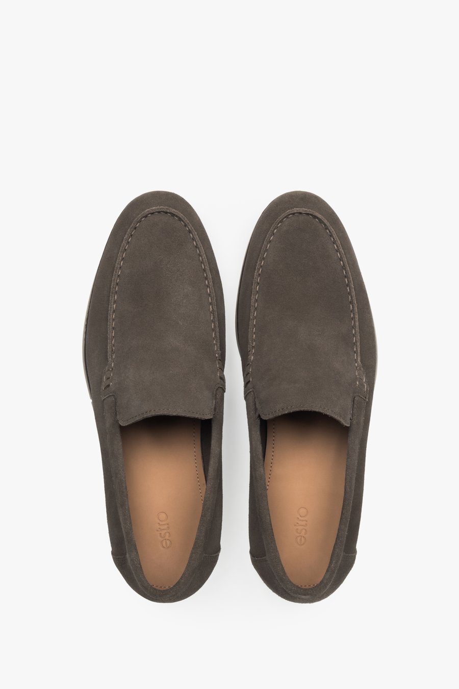Komfortowe mokasyny męskie Estro z naturalnego weluru, ciemnobrązowe, do stylizacji casual i smart casual.