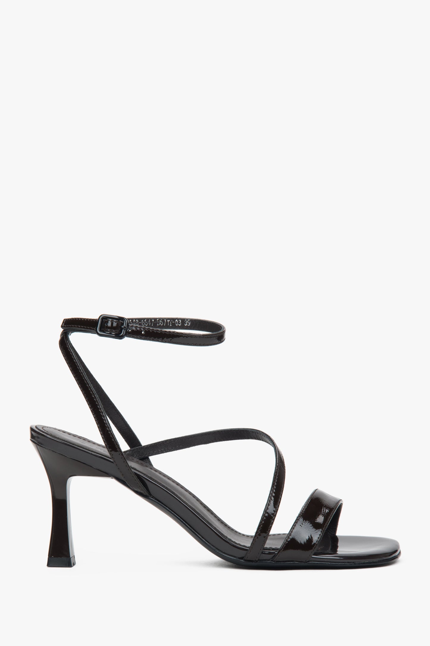 Ciemnobrązowe sandałki damskie na obcasie z lakierowanej skóry naturalnej Estro ER00117204.