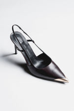 Ciemnobrązowe skórzane czółenka typu slingback w szpic ze złotym noskiem Estro Selection ER00119237.