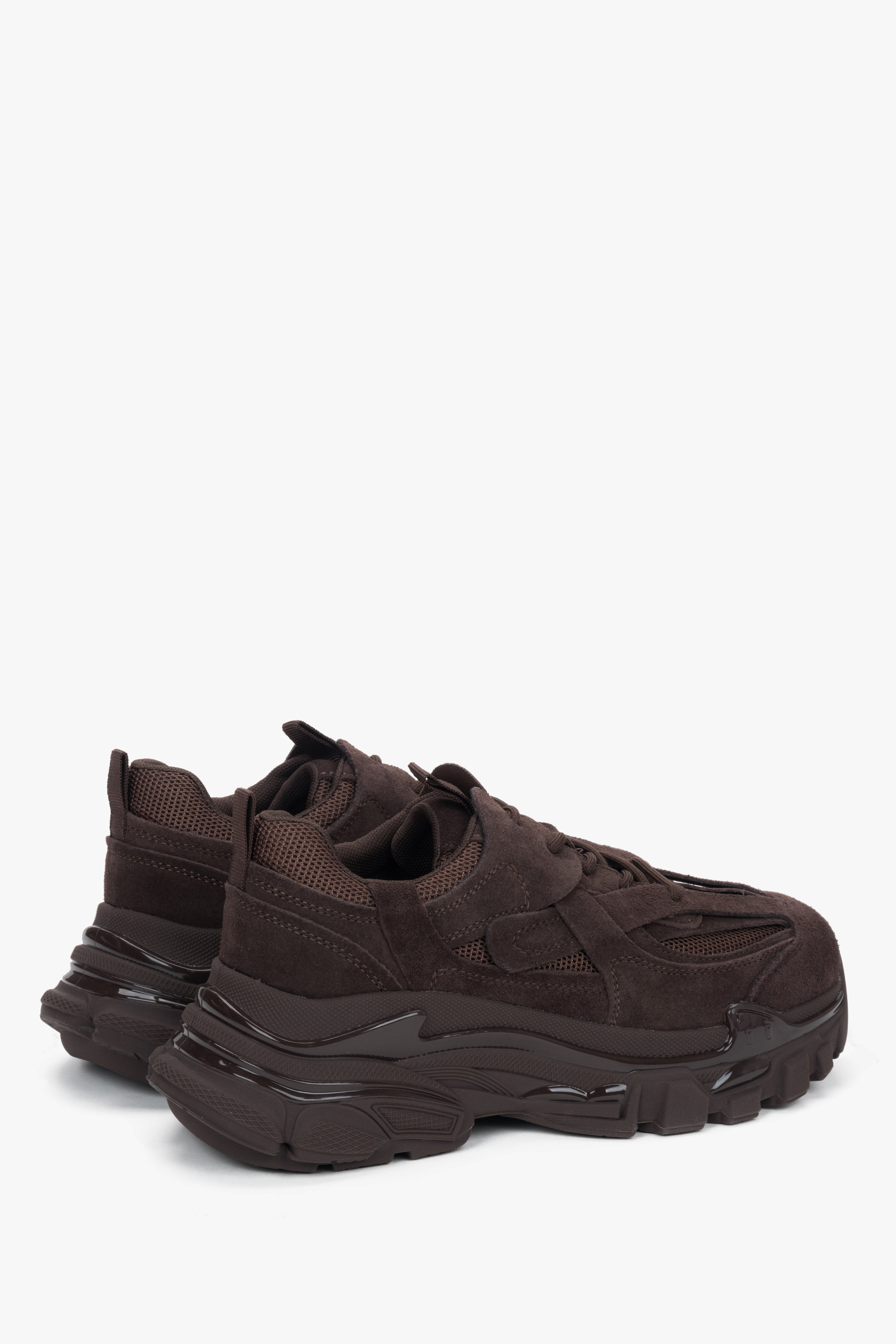 Z weluru naturalnego, ciemnobrązowe sneakersy damskie na grubej podeszwie ES8.