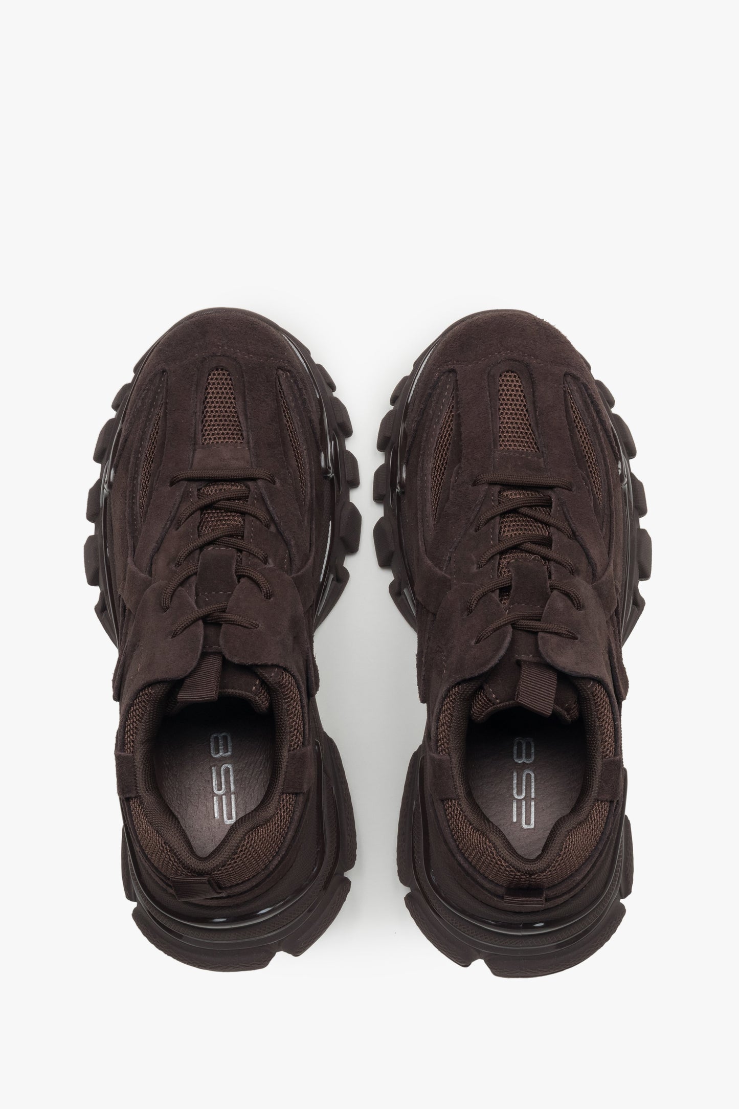 Ciemnobrązowe sneakersy damskie na grubej podeszwie z weluru naturalnego - prezentacja z góry.