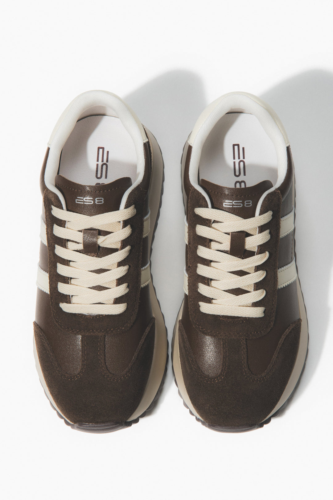 Ciemnobrązowe sneakersy damskie ze skóry naturalnej i weluru ES8 ER00116898.