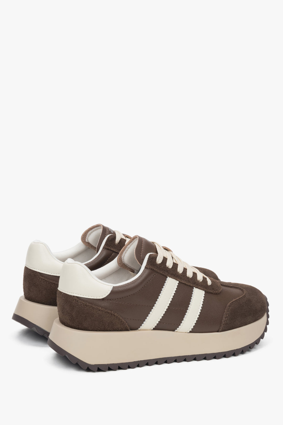 Ze skóry naturalnej i weluru, ciemnobrązowe sneakersy damskie ES8 ER00116898.