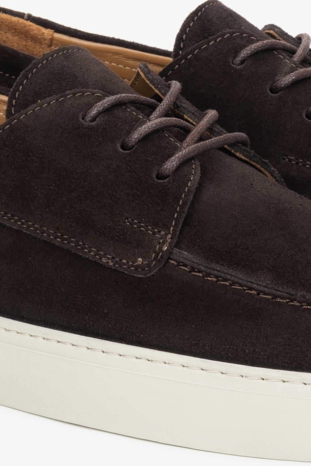 Ciemnobrązowe, sznurowane mokasyny męskie Estro, z włoskiego weluru naturalnego Premium.