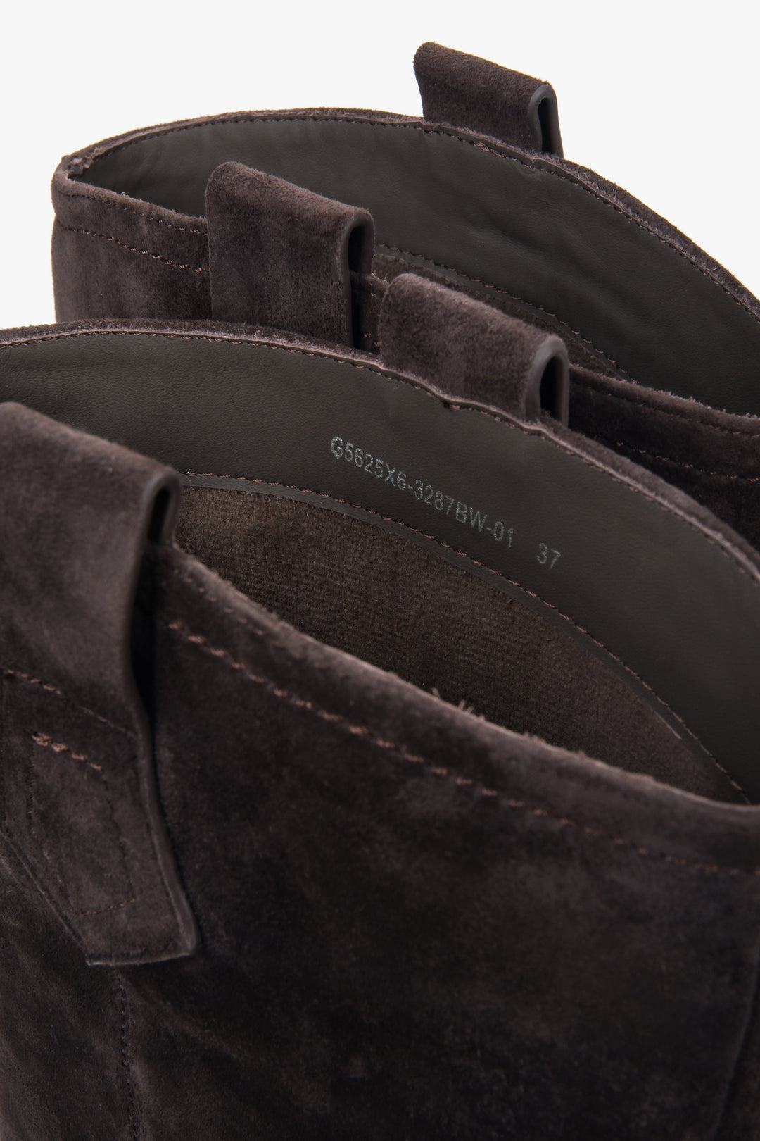 Wysokie, ciemnobrązowe kowbojki damskie Estro, z weluru naturalnego.