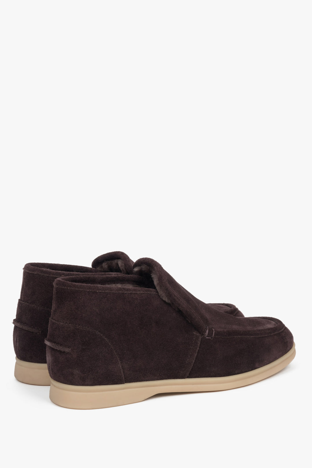 Z weluru naturalnego, ciemnobrązowe, wysokie mokasyny damskie z lekkim ociepleniem Estro.