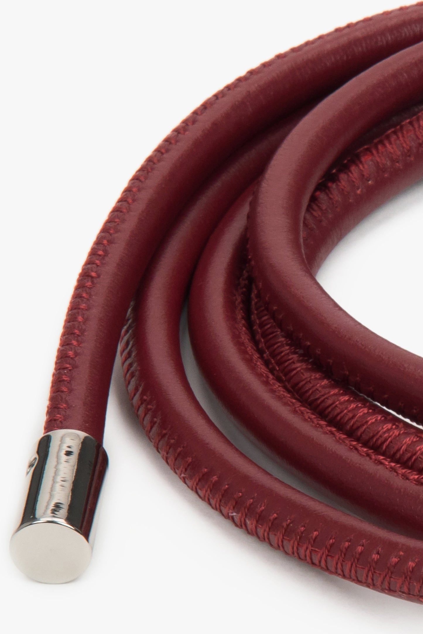 Cienki, bordowy pasek ze skóry naturalnej Estro ER00118300.