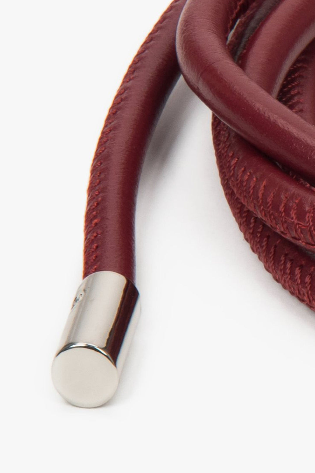 Bordowy, cienki pasek Estro ER00118300, ze skóry naturalnej.