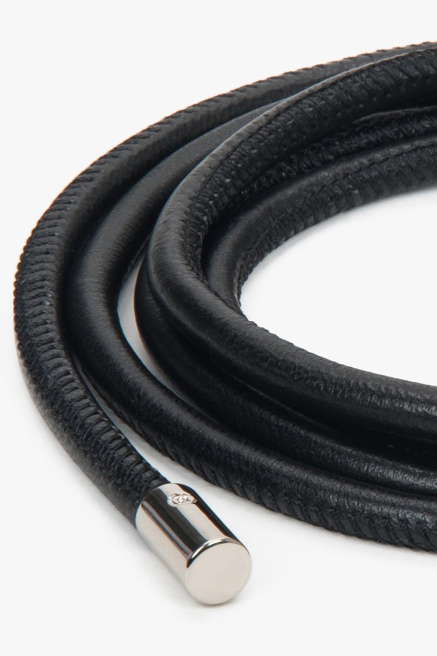 Estro ER00118299 - cienki, czarny pasek ze skóry naturalnej.