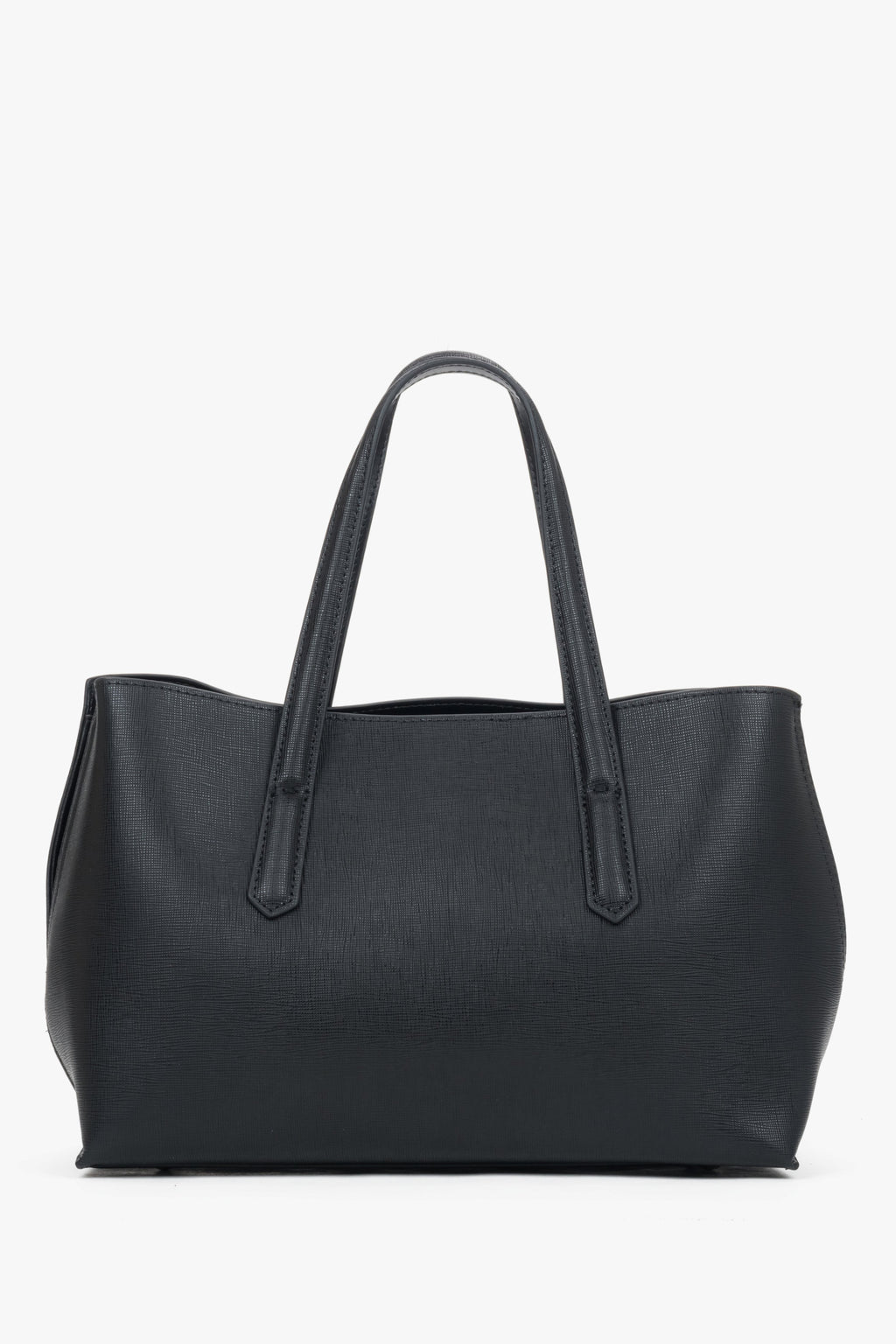 Elegancka czarna torebka typu tote ze skóry naturalnej o klasycznej i pojemnej formie.