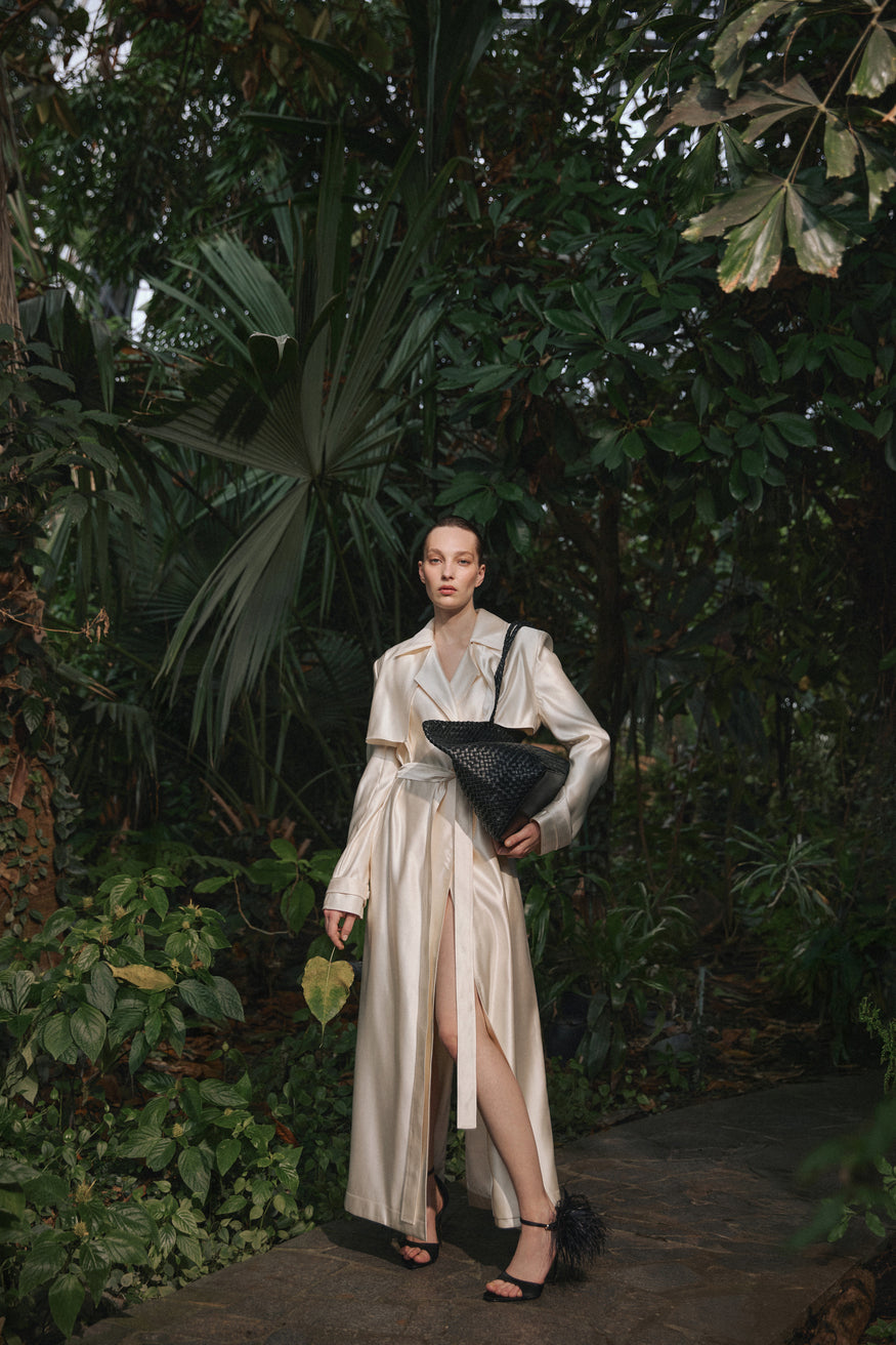 Czarna shopperka damska z plecionej skóry naturalnej Estro ER00118926