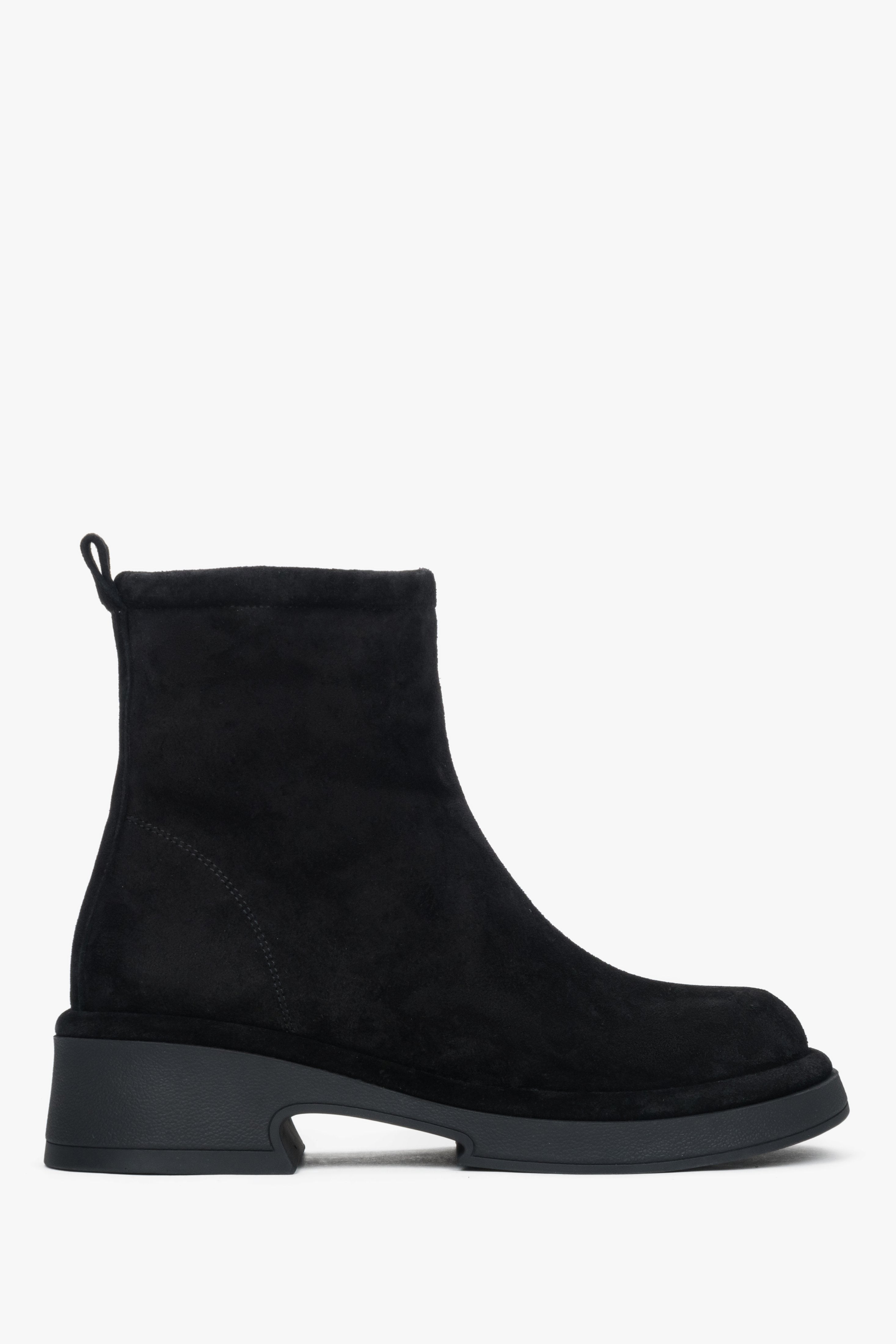 Czarne botki damskie z weluru naturalnego na funkcjonalnym obcasie Estro ER00118227