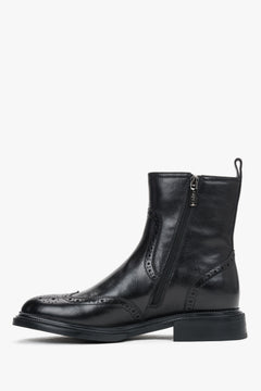Botki damskie, czarne, ze skóry naturalnej, z klasycznym zdobieniem w stylu brogue, Estro.

