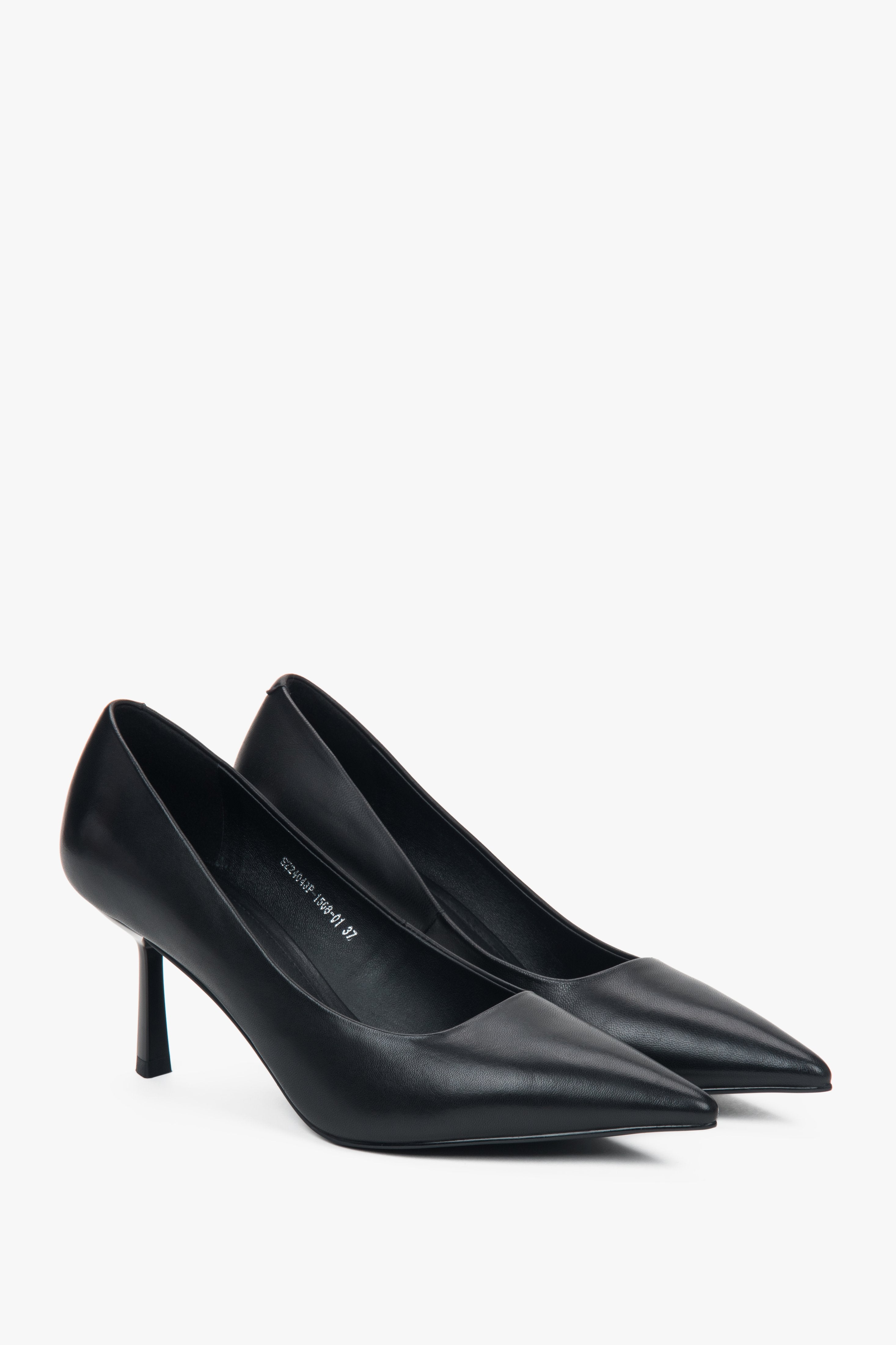 Buty damskie na obcasie w szpic Estro, czarne, ze skóry naturalnej.