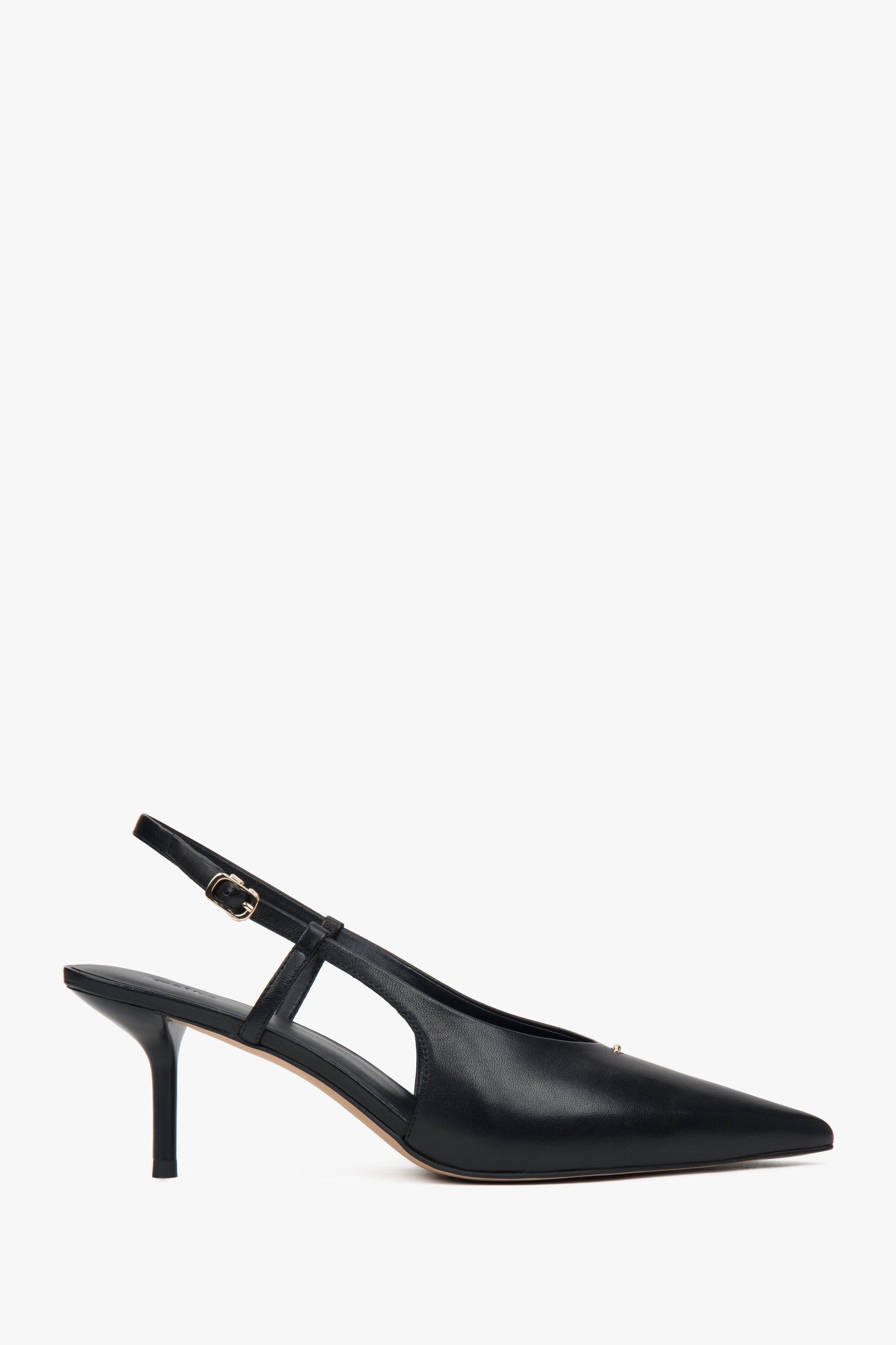 Czarne czółenka damska z odkrytą piętą typu slingback na stabilnej szpilce Estro ER00116919.