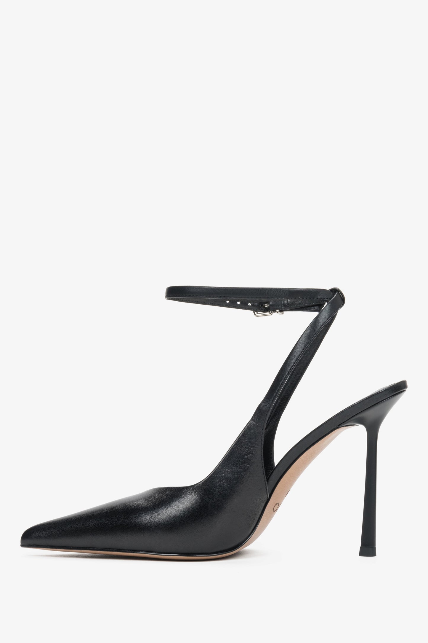Damskie czarne czółenka z odkrytą piętą typu slingback ze skóry naturalnej Estro.