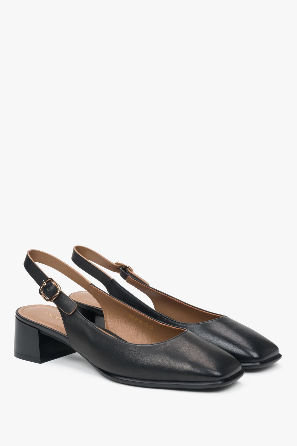 Eleganckie czarne czółenka damskie Estro, o klasycznym fasonie slingback, na wygodnym niskim obcasie. 