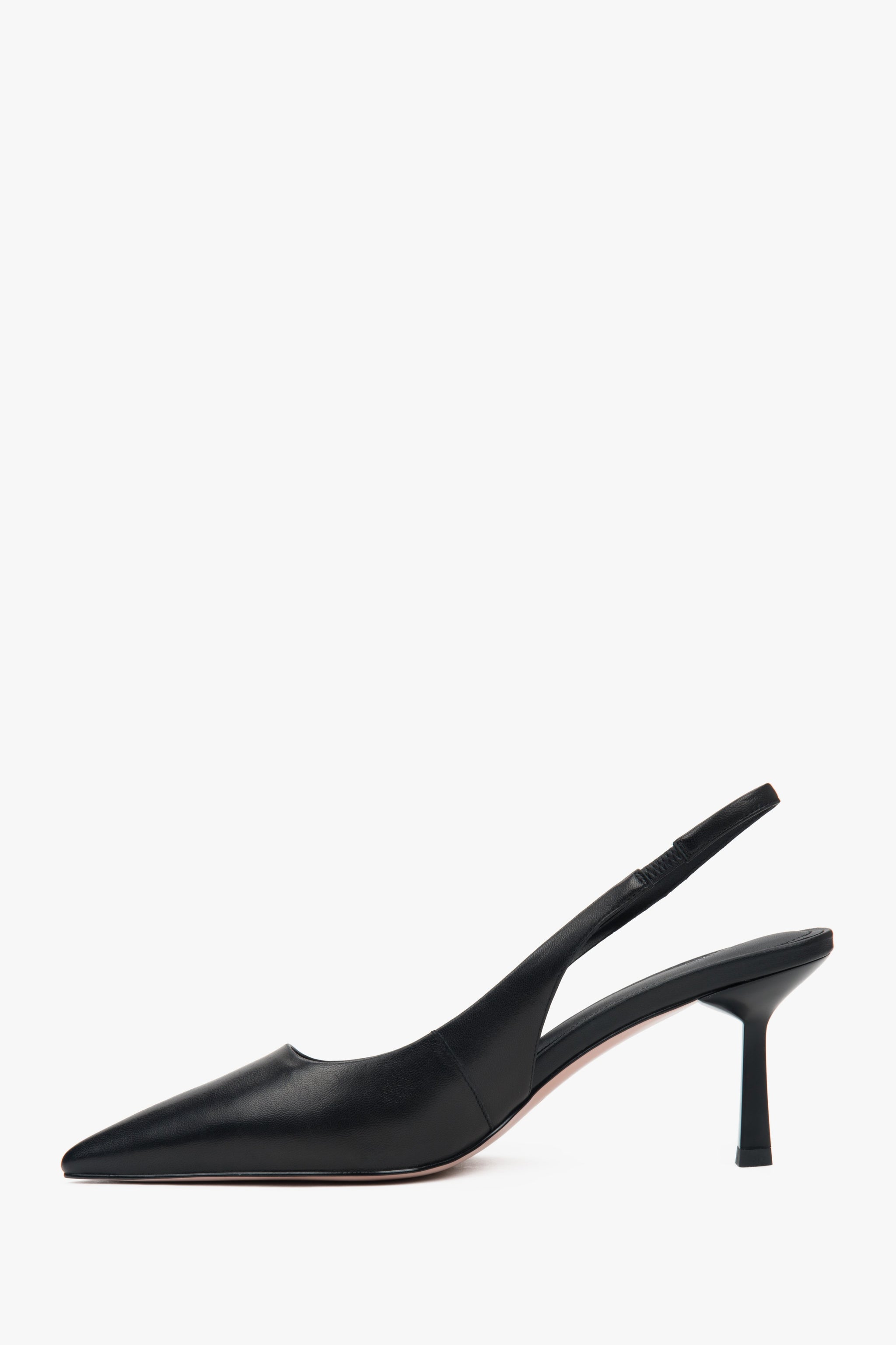 Stylowe czółenka damskie Estro w kolorze czarnym, typu slingback, osadzone na efektownym wysokim obcasie.