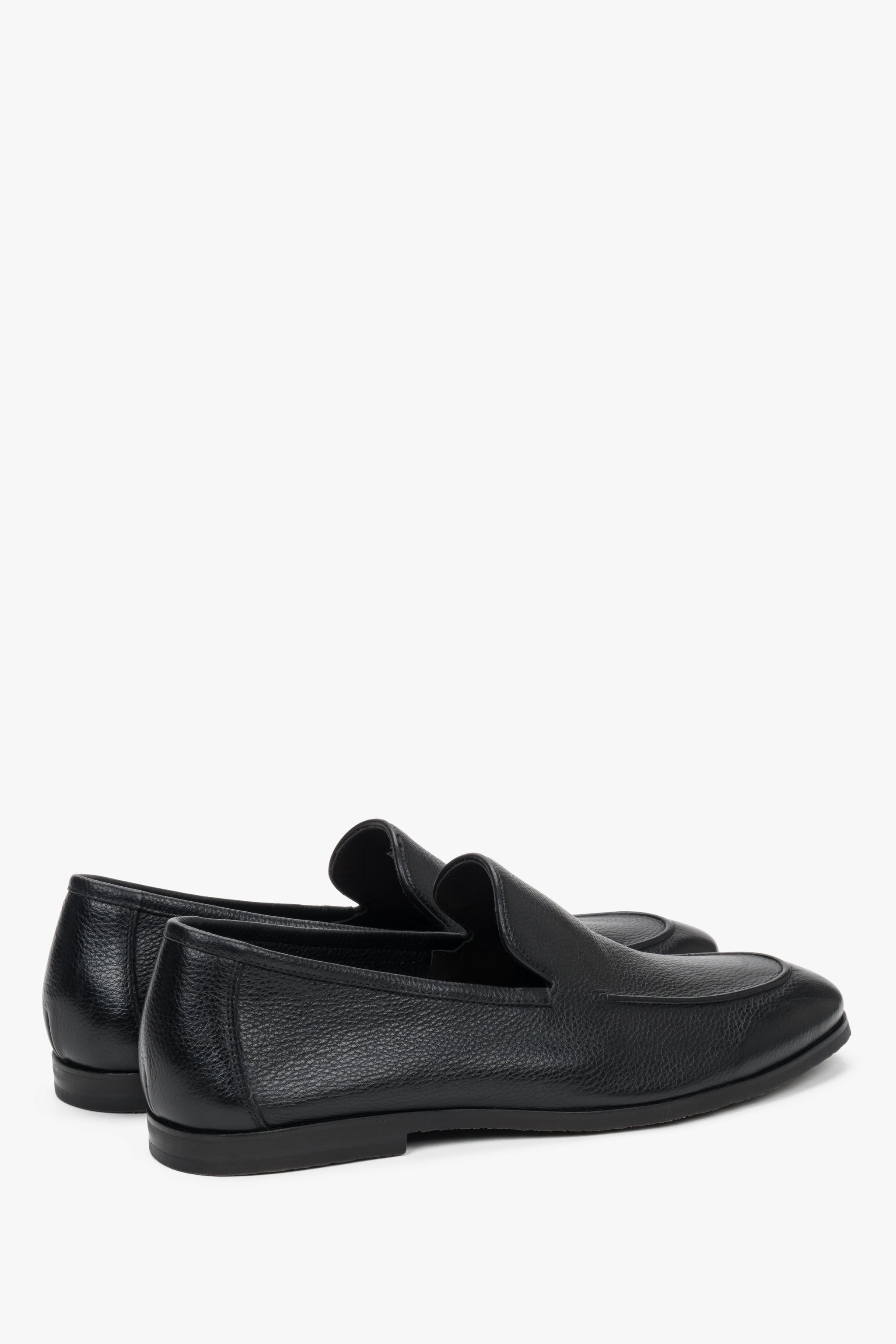 Ze skóry naturalnej, czarne formalne loafersy męskie Estro.