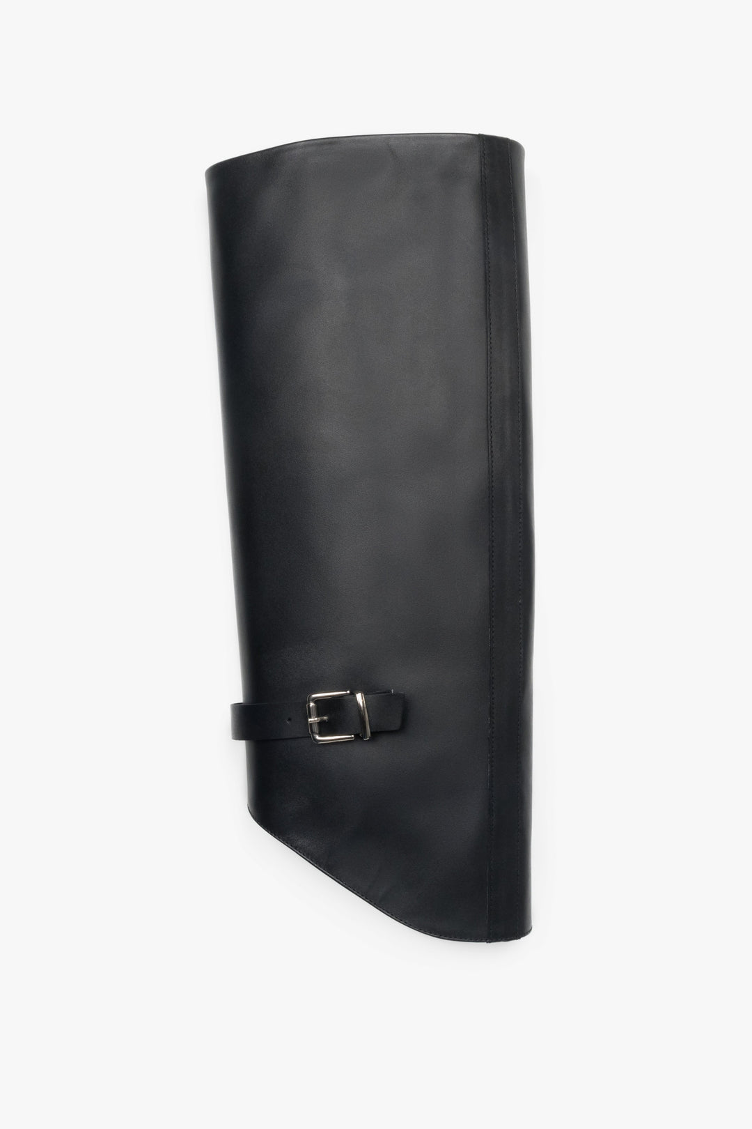 Z ozdobną sprzączką: czarne, skórzane kozaki - botki 2 w 1 marki Estro.