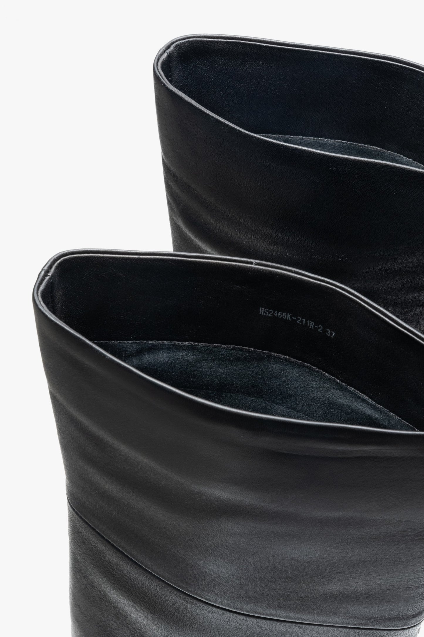 Kozaki damskie na szpilce nad kolano z elastycznej skóry naturalnej.