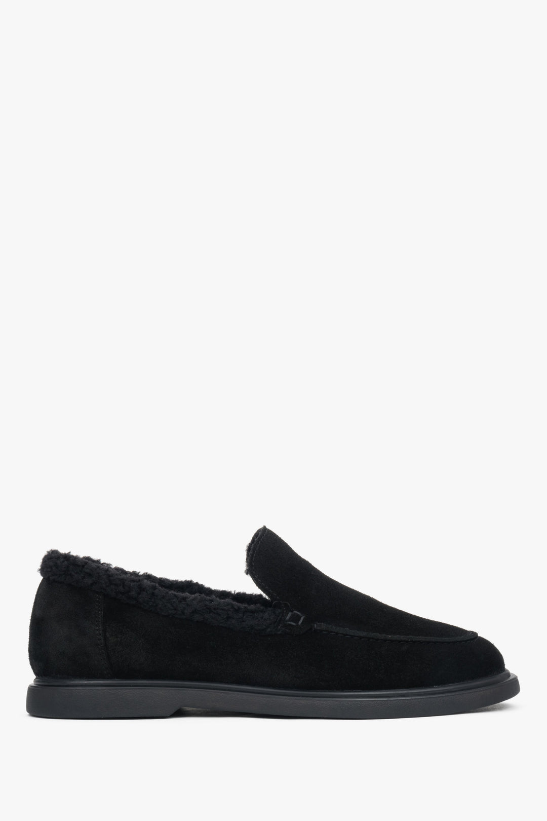 Czarne loafersy damskie na zimę z weluru naturalnego i futrzanym wsadem Estro ER00118203.
