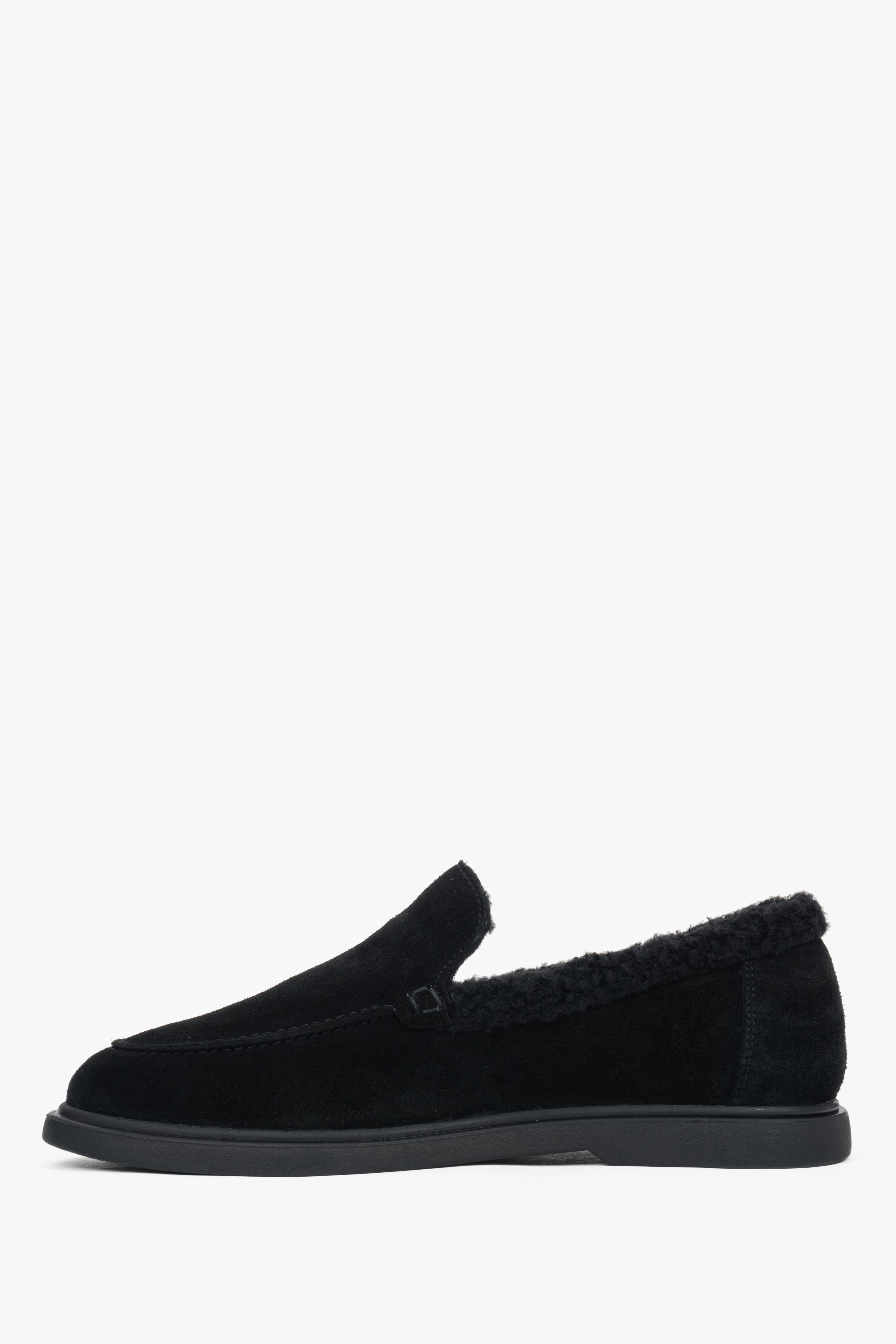 Damskie czarne loafersy na zimę z weluru naturalnego i futrzanym wsadem Estro ER00118203.