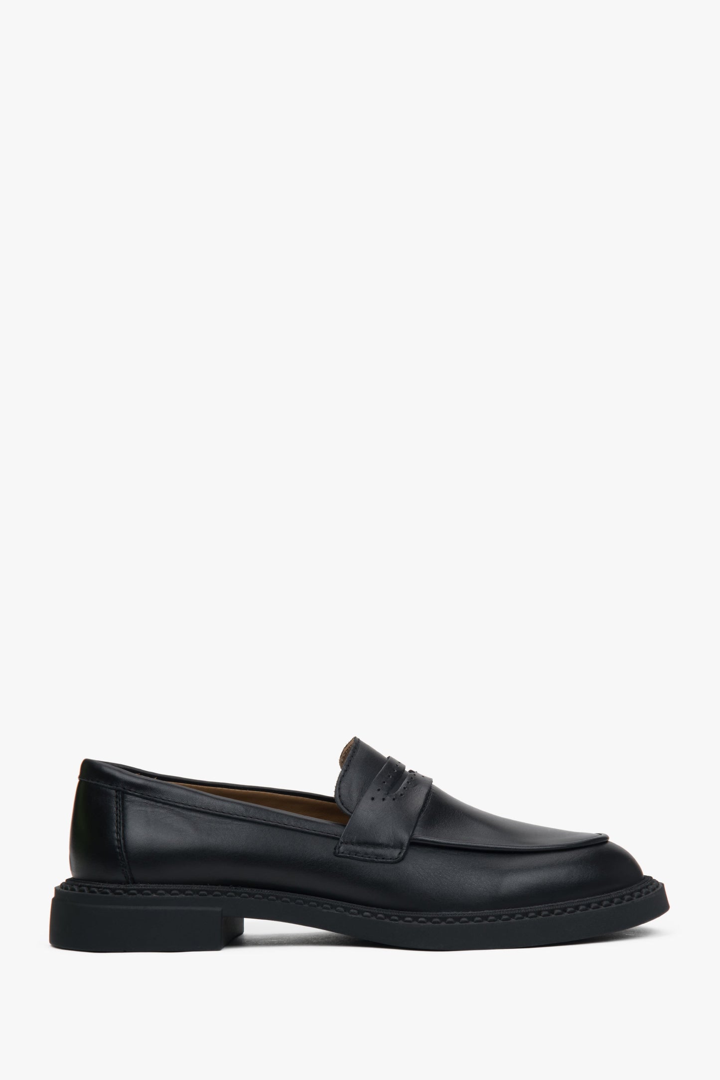 Klasyczne czarne loafersy damskie typu Penny z włoskiej skóry naturalnej Premium Estro ER00117583.