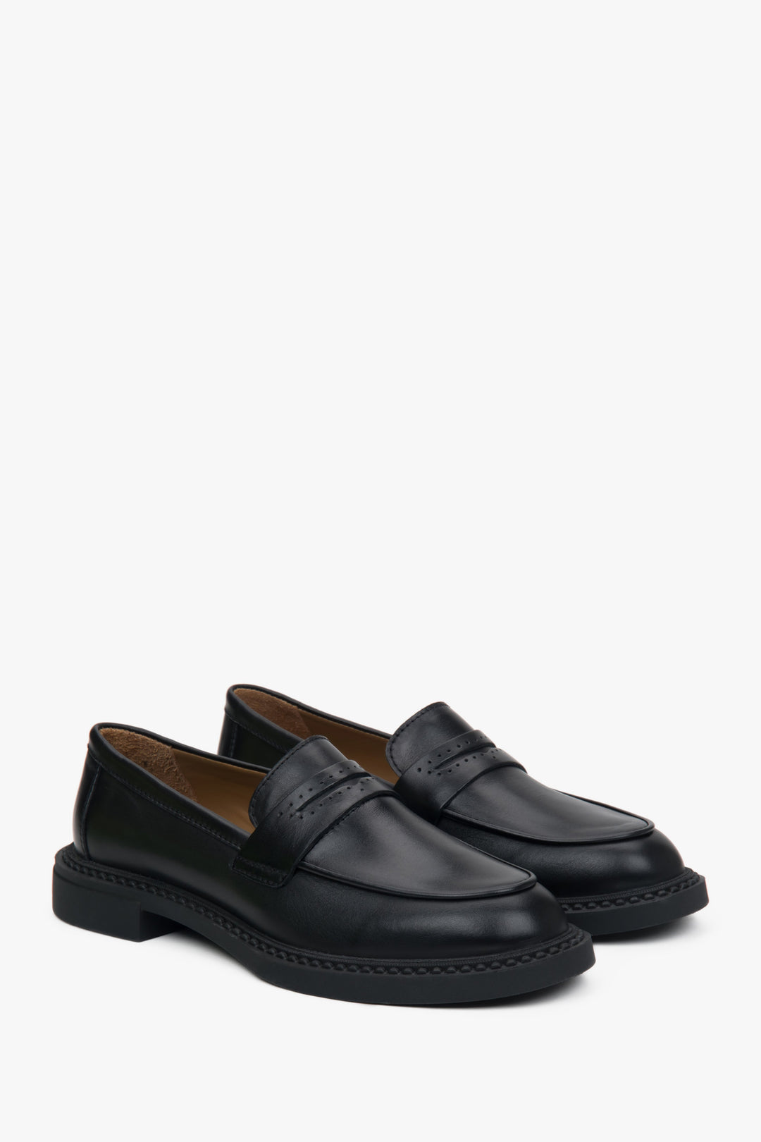 Klasyczne czarne loafersy typu Penny z włoskiej skóry naturalnej – Estro Premium.