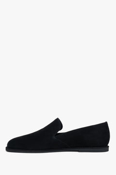 Eleganckie mokasyny damskie Estro typu barefoot wykonane z czarnego weluru.
