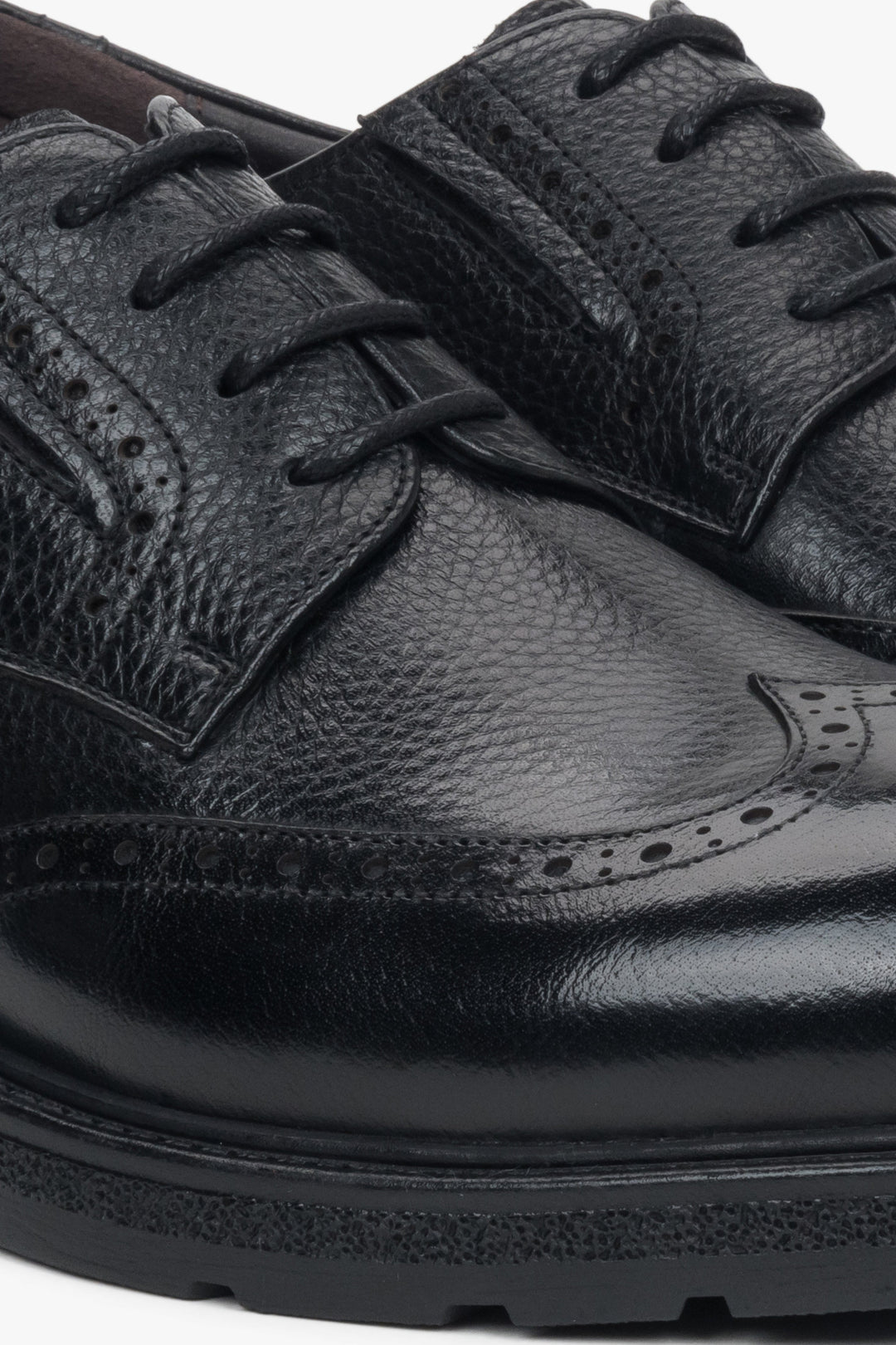 Czarne półbuty męskie Estro, typu brogue, ze skóry naturalnej.