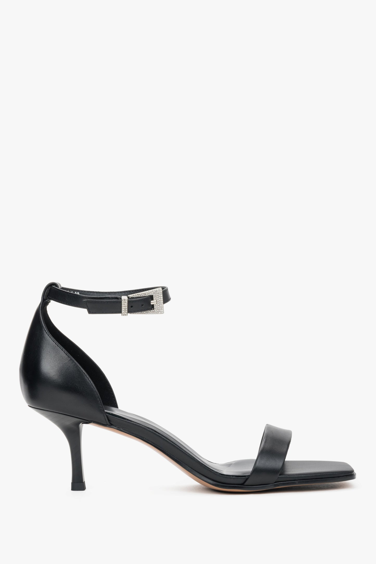 Czarne sandałki damskie na niskim obcasie ze skóry naturalnej Estro ER00119369.