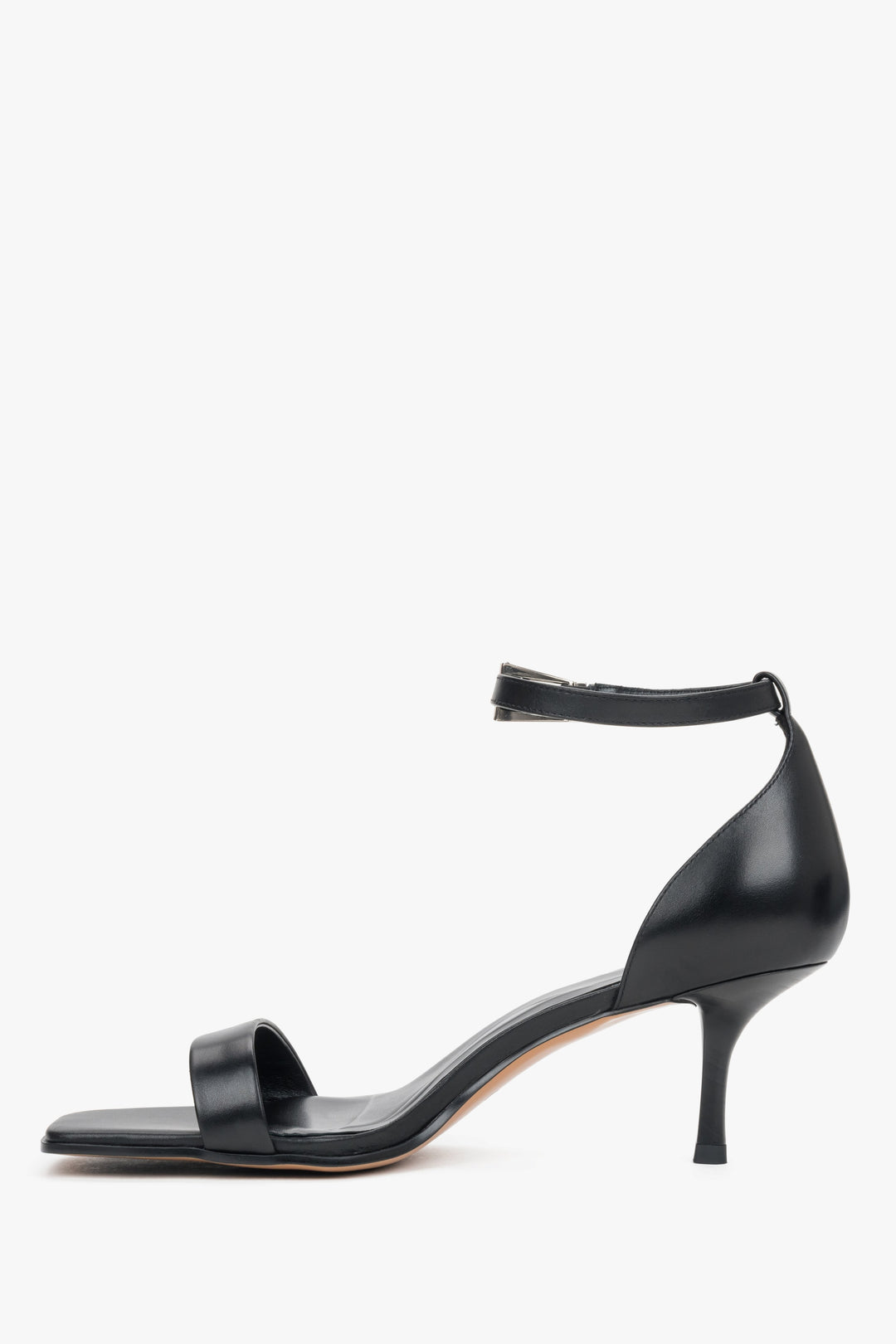 Damskie czarne sandałki na niskim obcasie ze skóry naturalnej Estro.