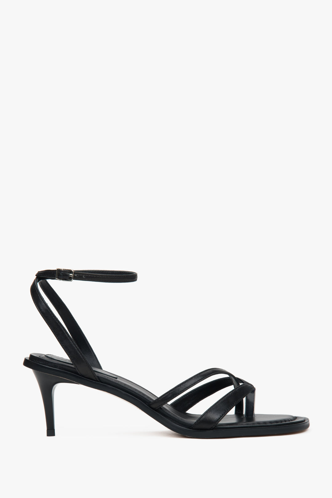 Czarne sandałki damskie na niskim obcasie ze skóry naturalnej Estro ER00117183.