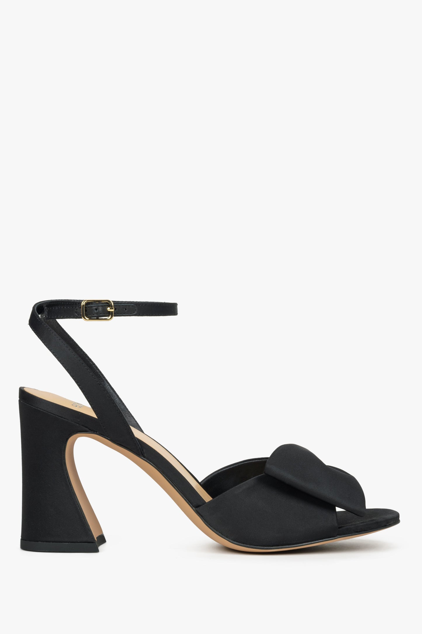 Czarne sandały damskie na słupku zdobione kokardą z weluru naturalnego Estro ER00114739.