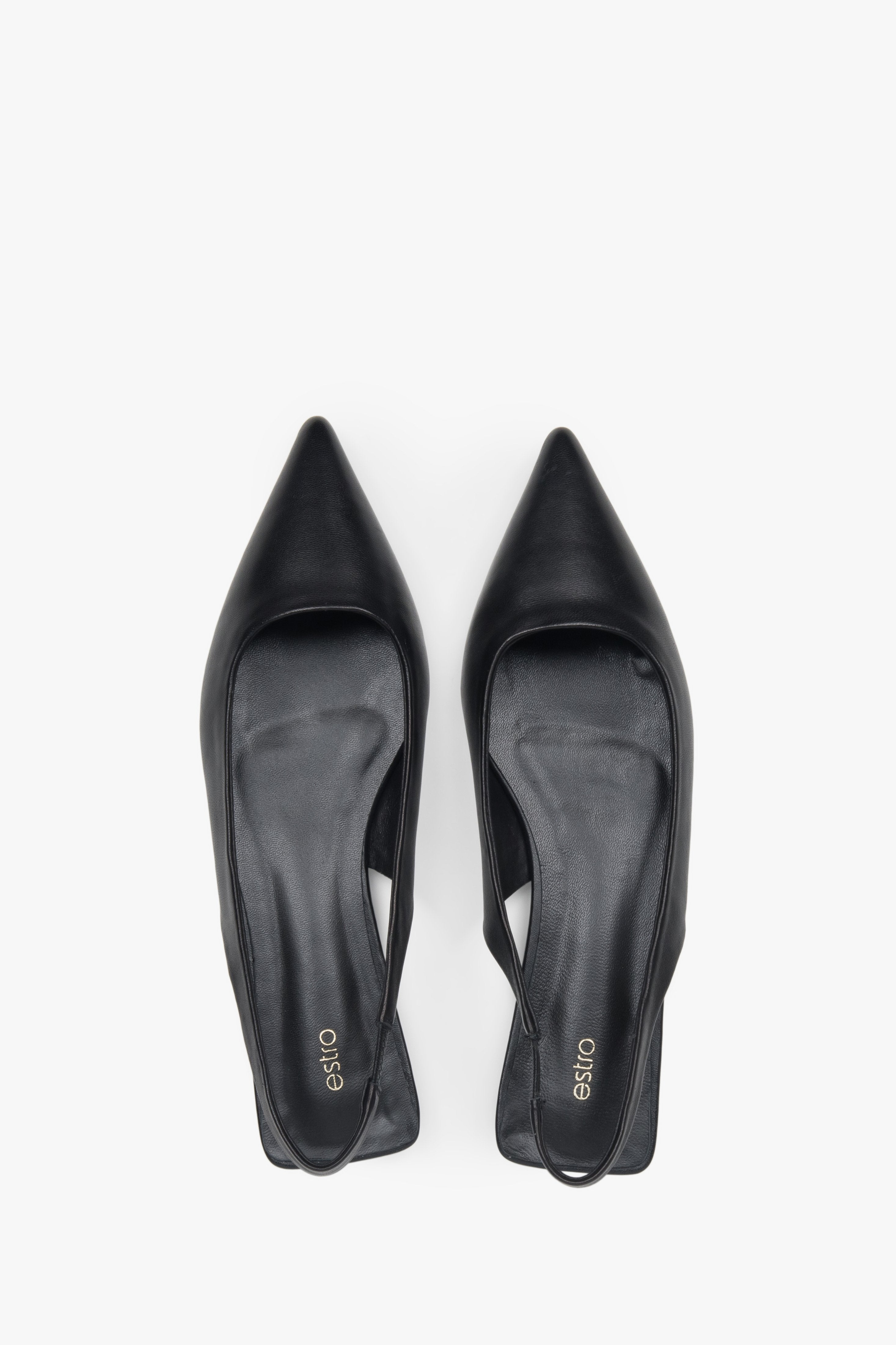 Eleganckie czarne sandały damskie na płaskim obcasie, slingback, szpiczasty nosek.