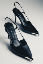 Czarne skórzane czółenka typu slingback w szpic ze srebrnym noskiem Estro Selection ER00119236.