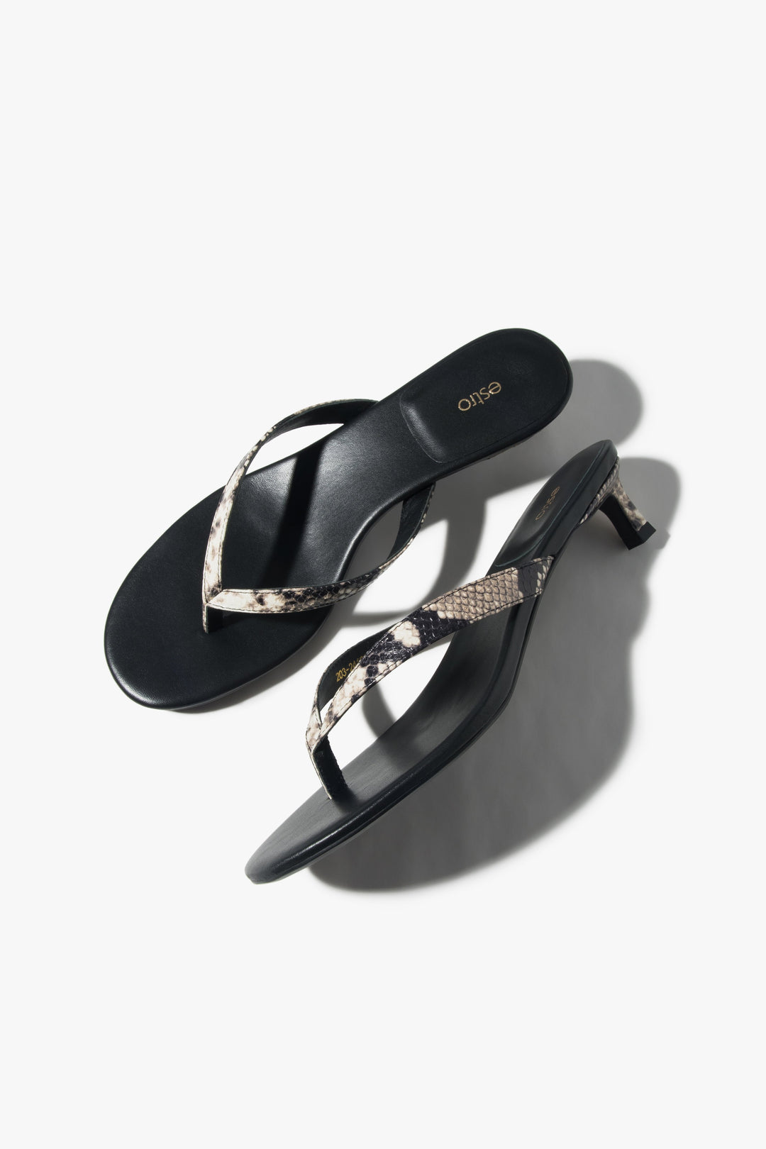 Japonki damskie Estro, czarne, skórzane.